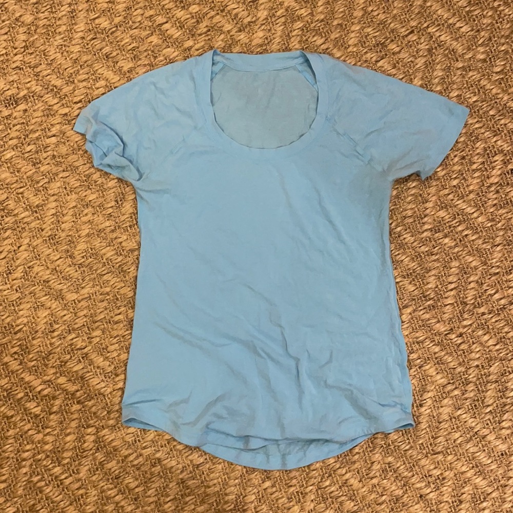 Blue Lululemon Scoop Neck T-Shirt